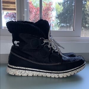 Women’s Sorel Black Fleece Winter Sneaker Booties Size 8